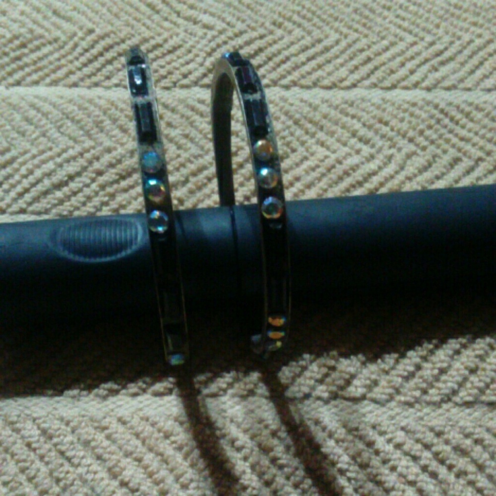 Ladies pair of Hoops